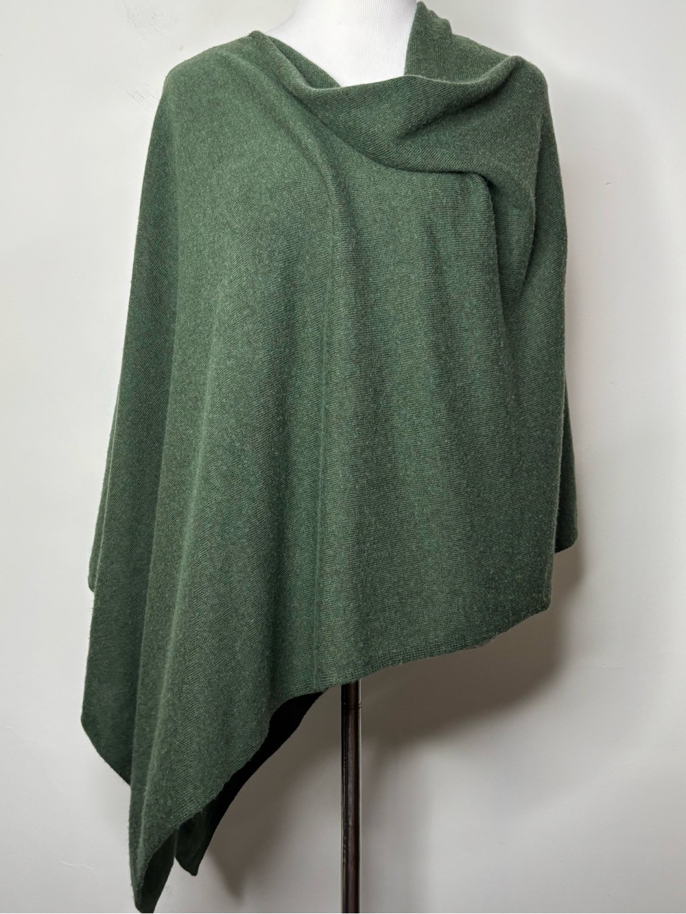 100% Cashmere Green Shawl Poncho Dress Topper One Size OS Made in Nepal